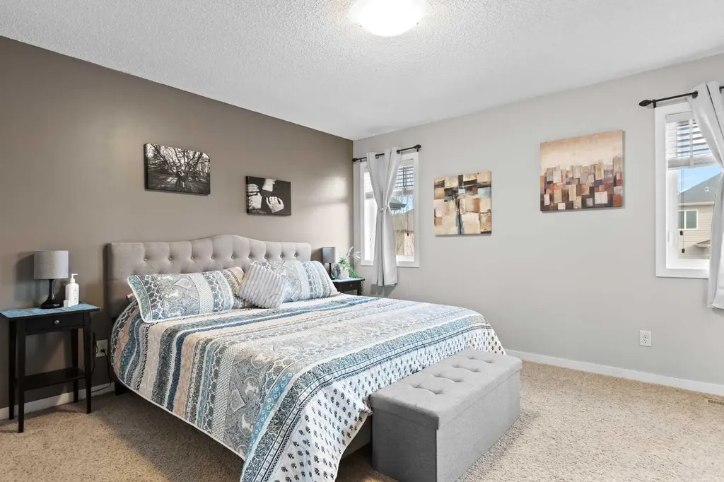 74 Hillcrest Street SW Airdrie AB T4B 0Y7