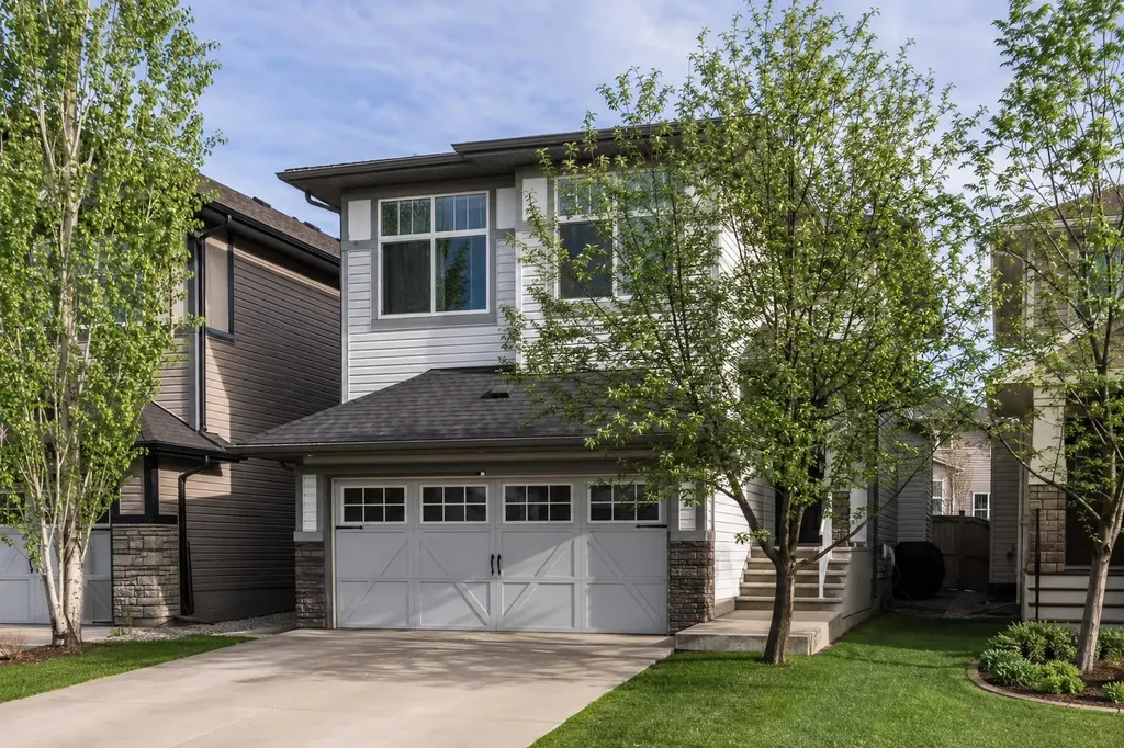 74 Hillcrest Street SW Airdrie AB T4B 0Y7