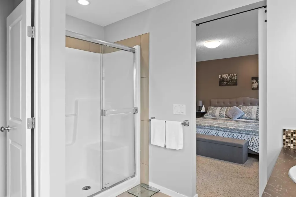 74 Hillcrest Street SW Airdrie AB T4B 0Y7