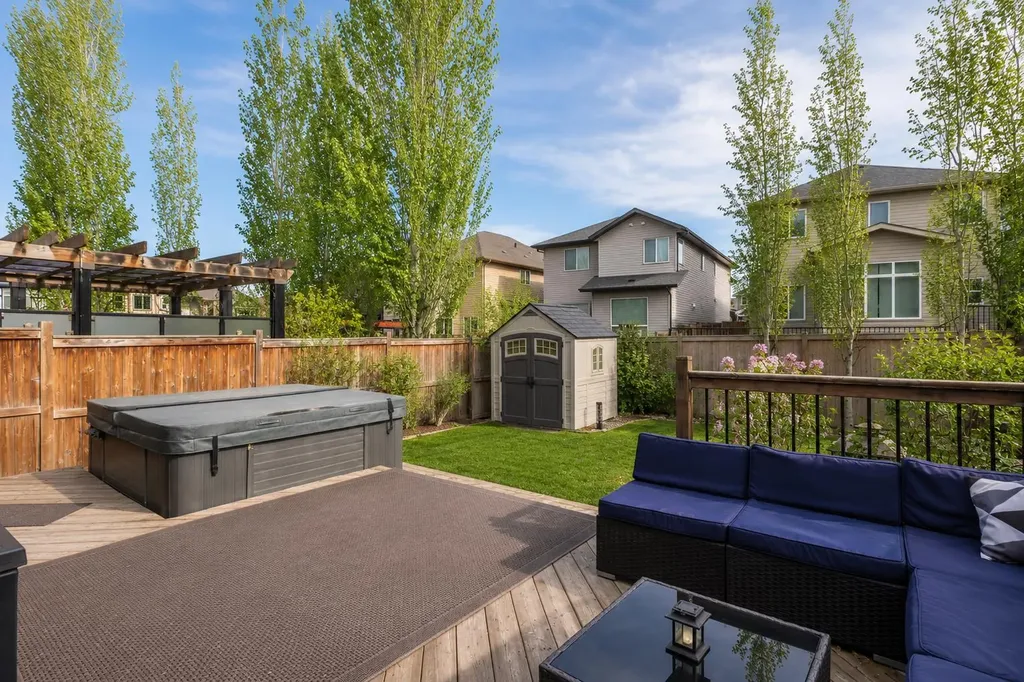 74 Hillcrest Street SW Airdrie AB T4B 0Y7