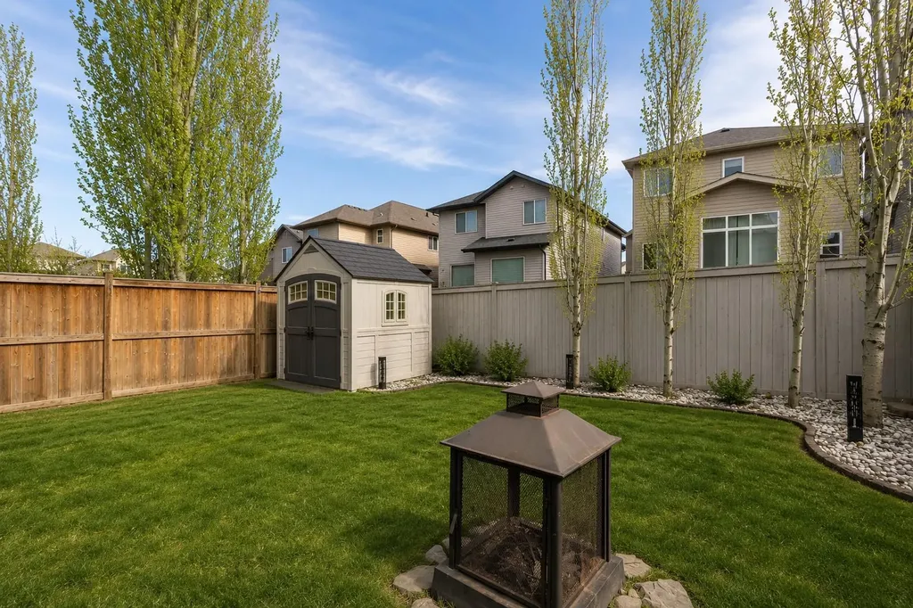 74 Hillcrest Street SW Airdrie AB T4B 0Y7