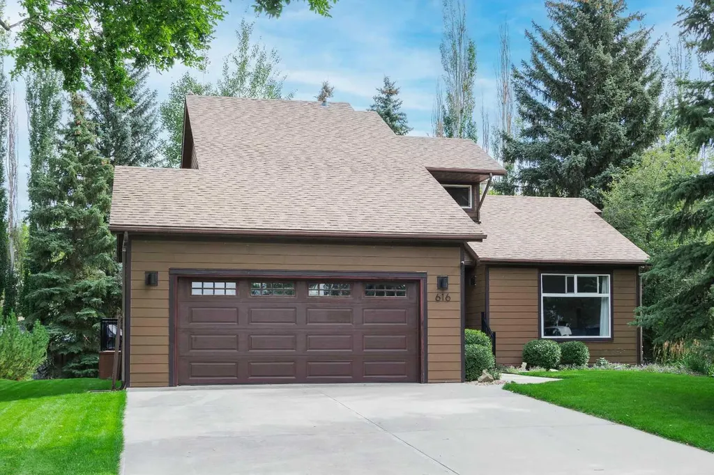 616 Memorial Avenue Vulcan AB T0L 2B0