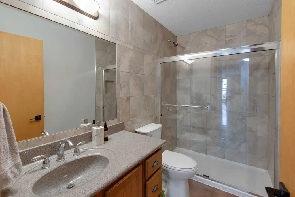 616 Memorial Avenue Vulcan AB T0L 2B0