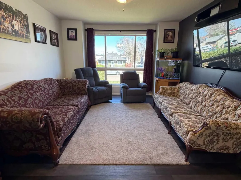 5214 45 Avenue Taber AB T1G 1B4
