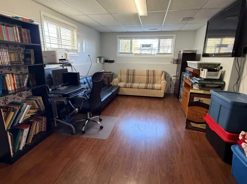 5214 45 Avenue Taber AB T1G 1B4