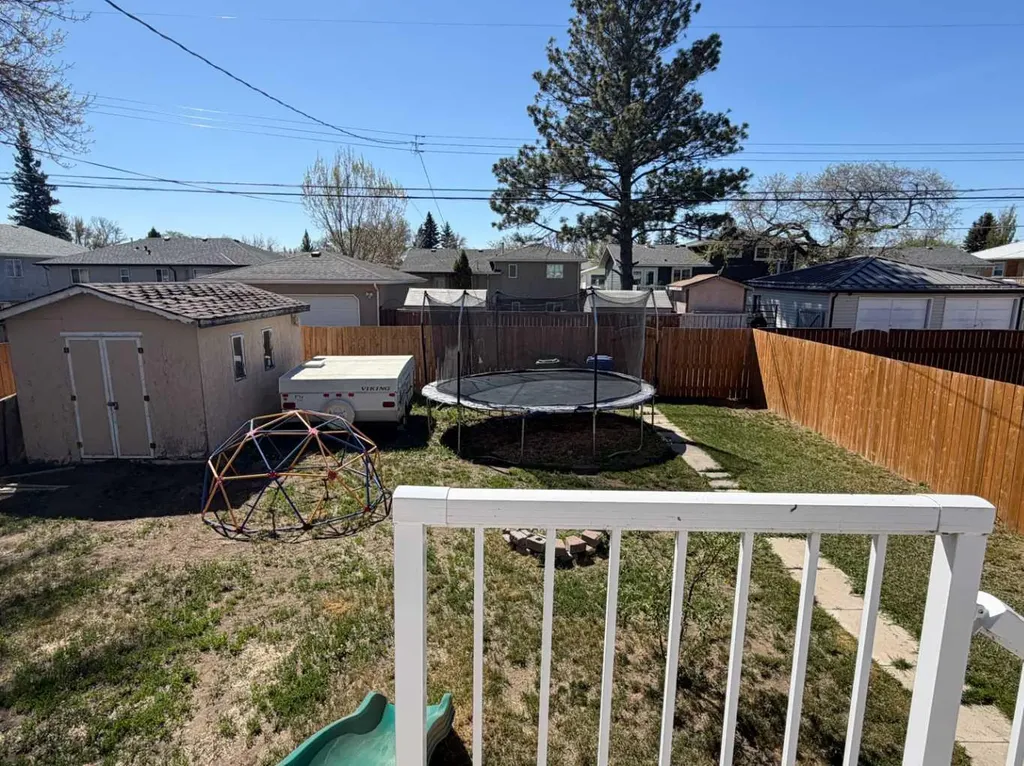 5214 45 Avenue Taber AB T1G 1B4
