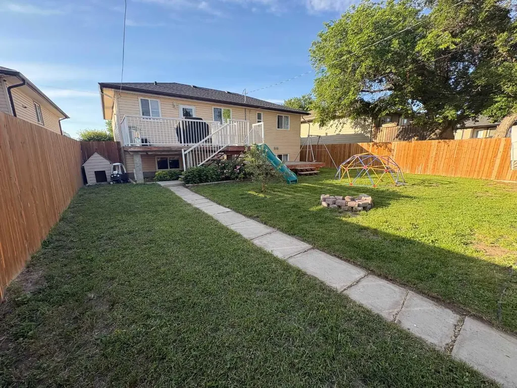 5214 45 Avenue Taber AB T1G 1B4