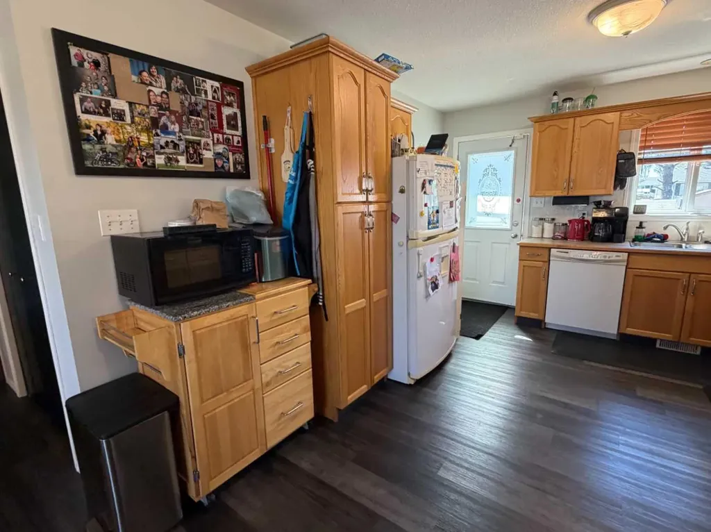 5214 45 Avenue Taber AB T1G 1B4