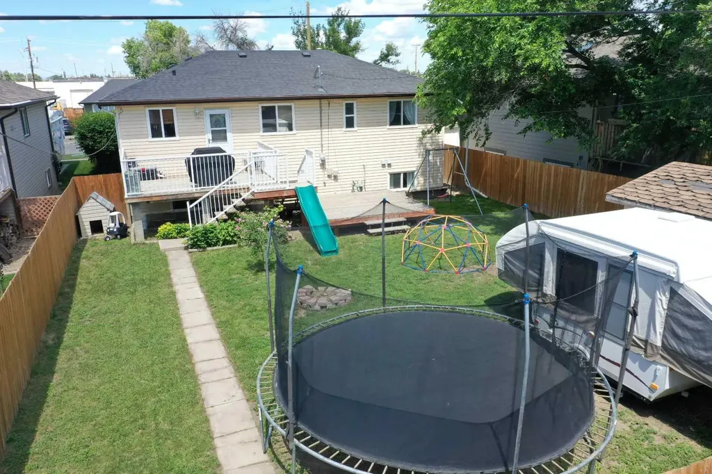5214 45 Avenue Taber AB T1G 1B4
