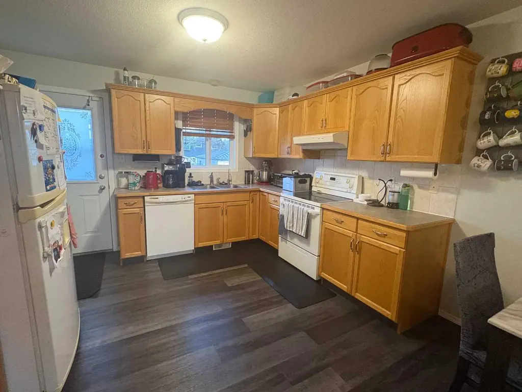 5214 45 Avenue Taber AB T1G 1B4