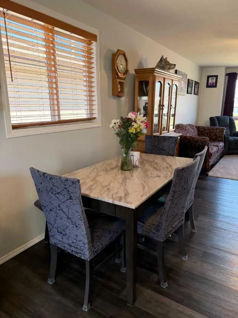 5214 45 Avenue Taber AB T1G 1B4