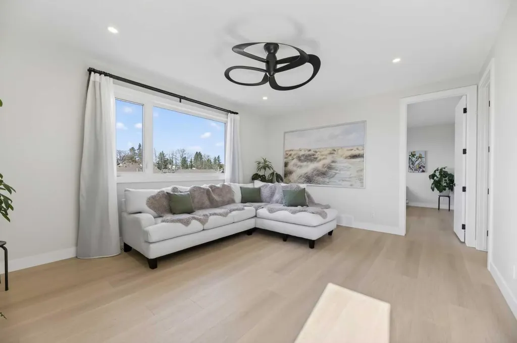 30 Silverstone Place Didsbury AB T0M 0W0