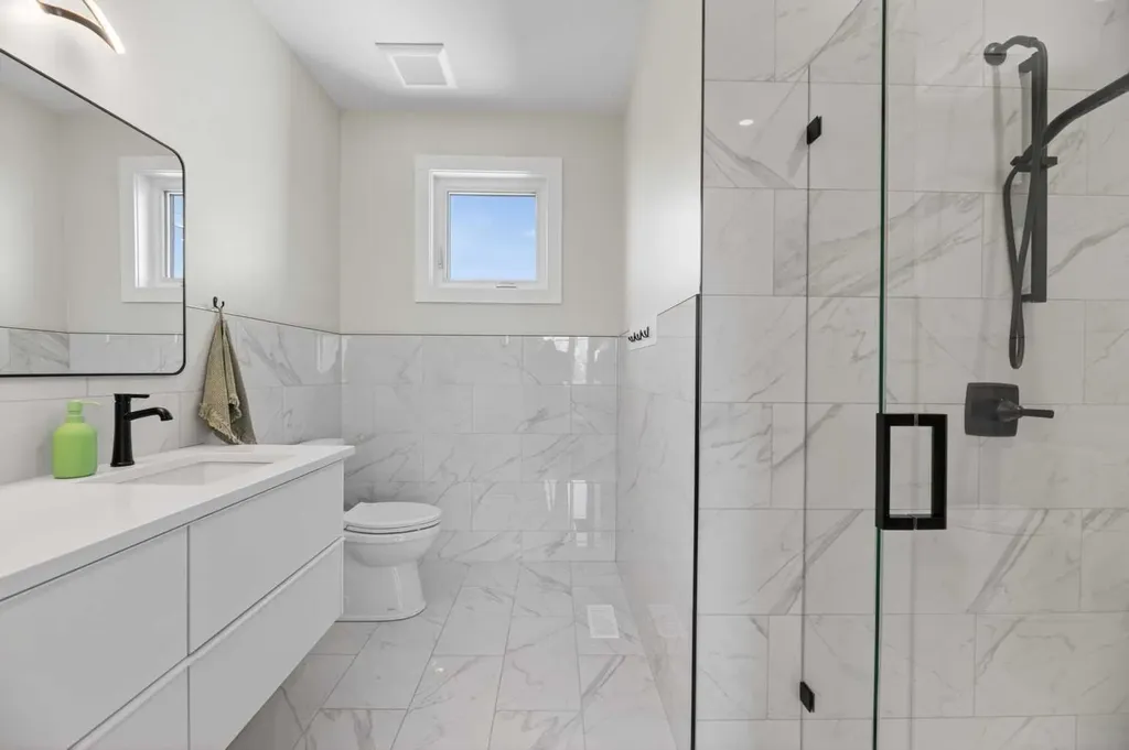 30 Silverstone Place Didsbury AB T0M 0W0