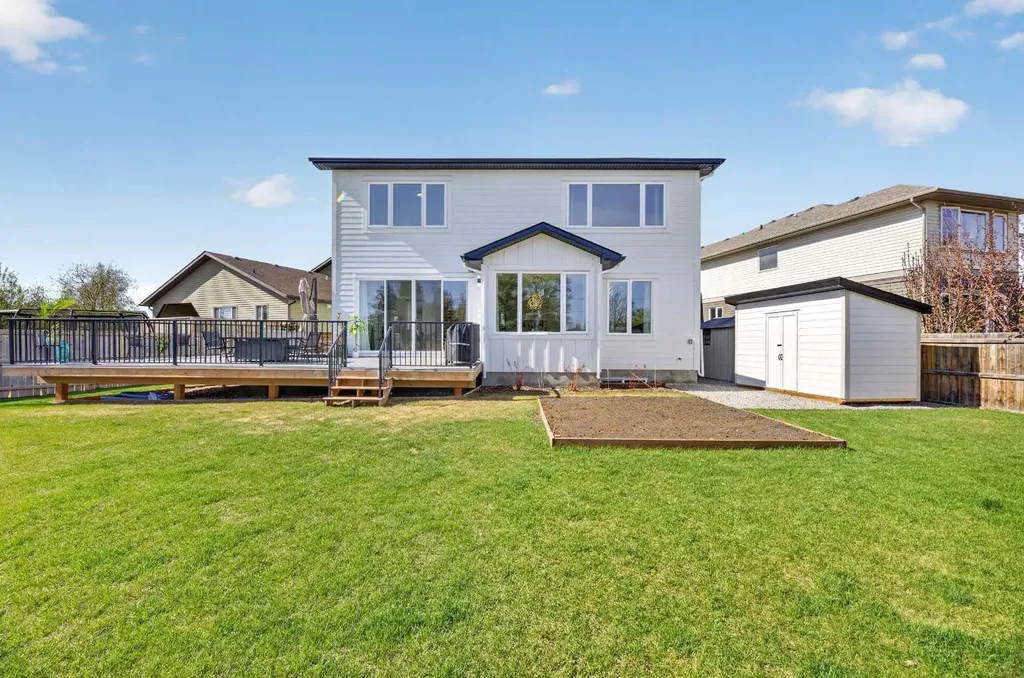 30 Silverstone Place Didsbury AB T0M 0W0