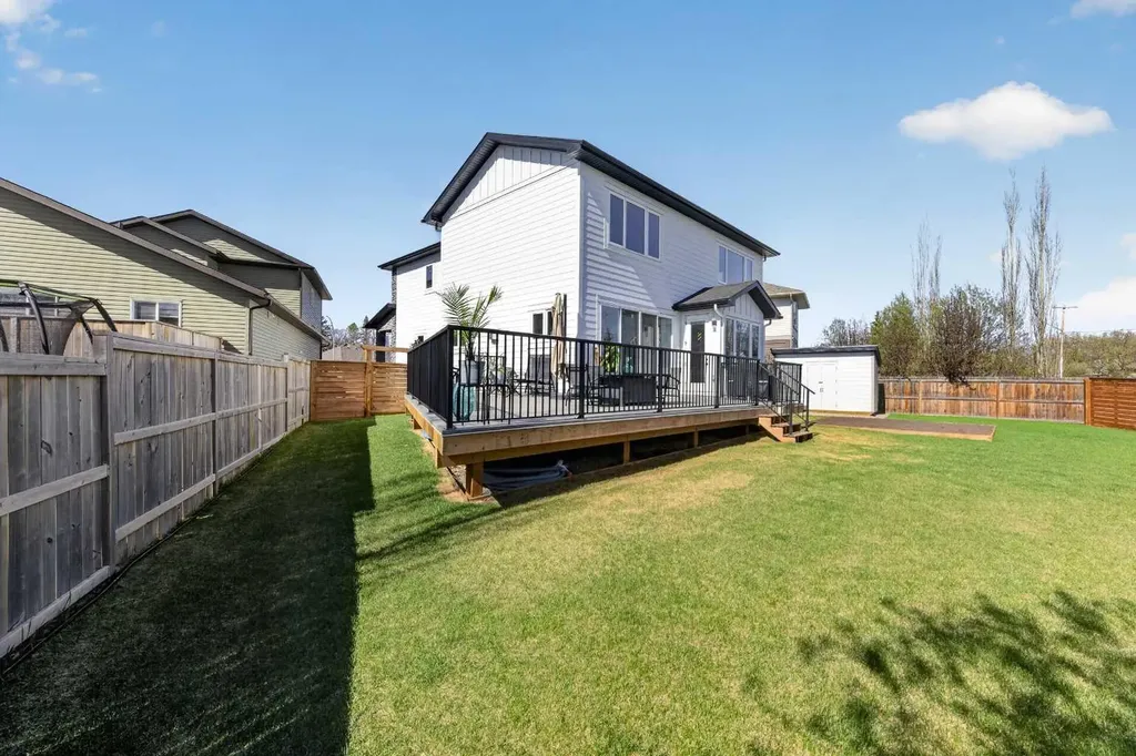 30 Silverstone Place Didsbury AB T0M 0W0