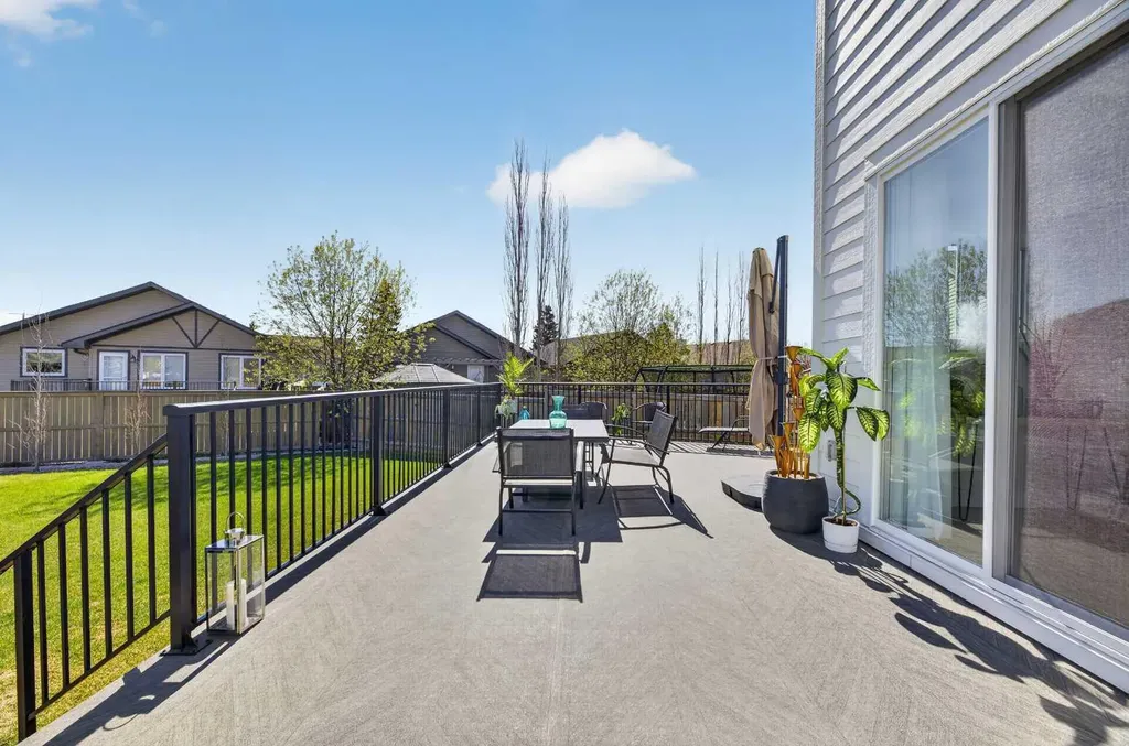 30 Silverstone Place Didsbury AB T0M 0W0