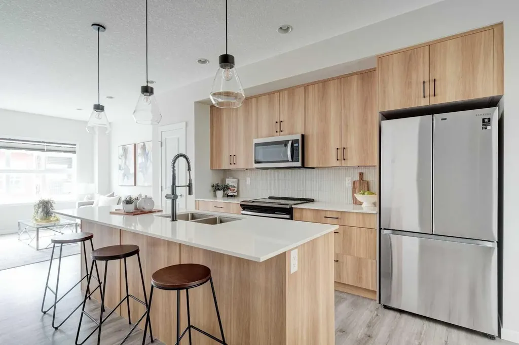 355 Nolancrest Heights NW Calgary AB T3R 0Z9