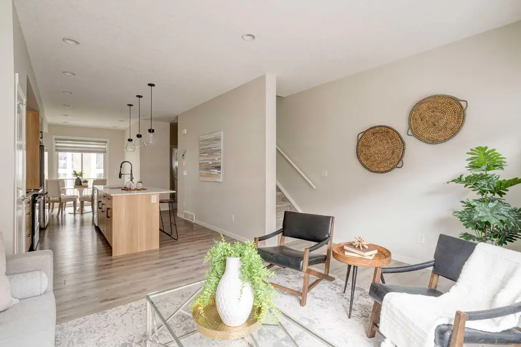 355 Nolancrest Heights NW Calgary AB T3R 0Z9