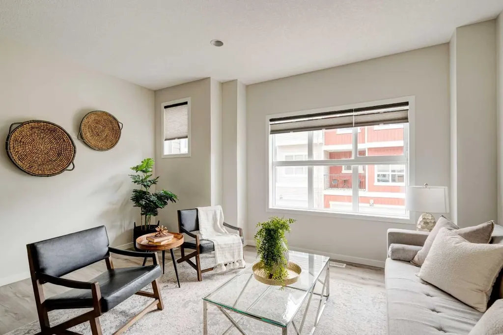 355 Nolancrest Heights NW Calgary AB T3R 0Z9