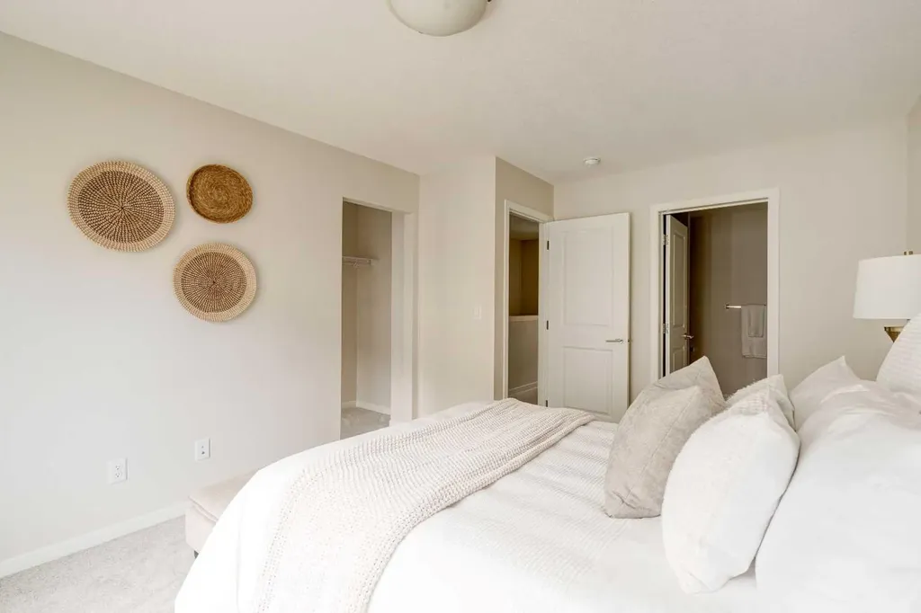 355 Nolancrest Heights NW Calgary AB T3R 0Z9