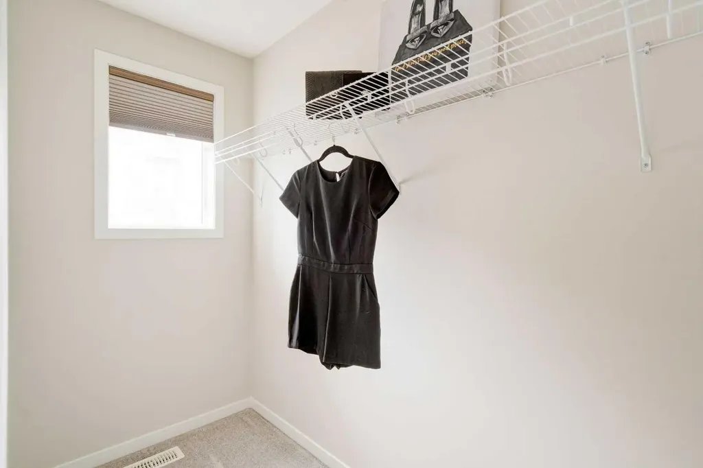 355 Nolancrest Heights NW Calgary AB T3R 0Z9