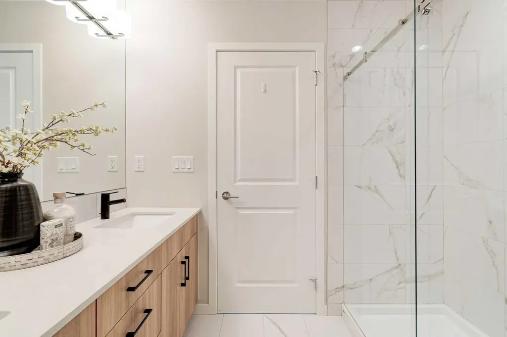 355 Nolancrest Heights NW Calgary AB T3R 0Z9