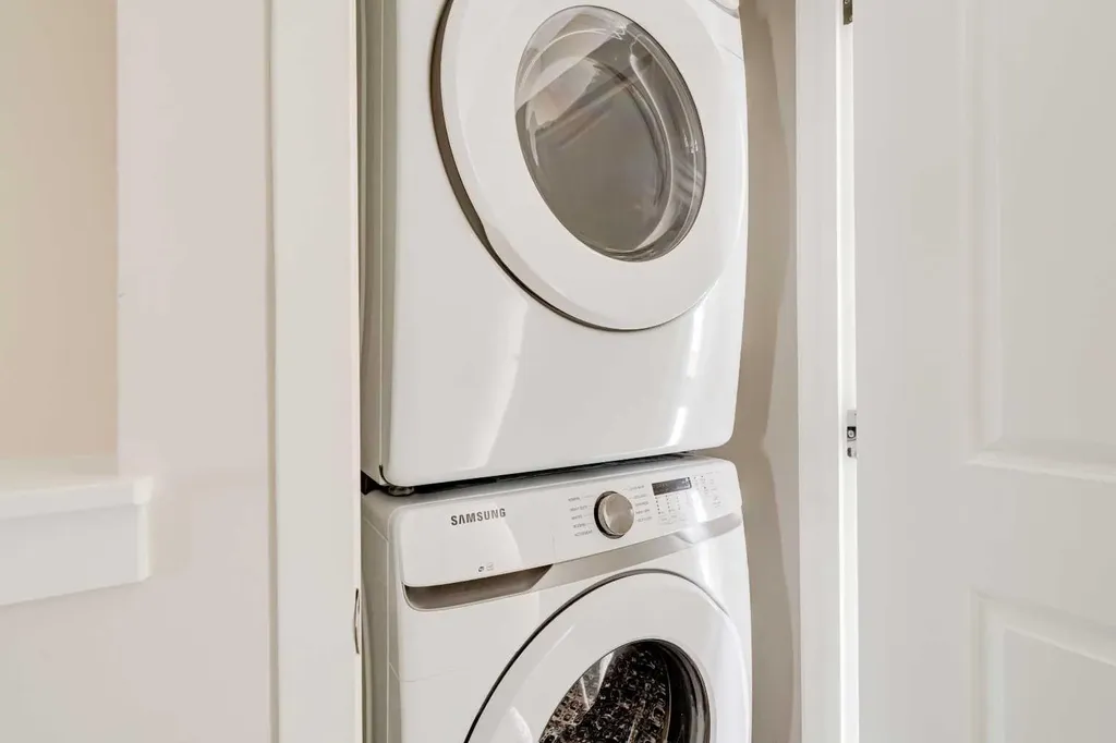 355 Nolancrest Heights NW Calgary AB T3R 0Z9