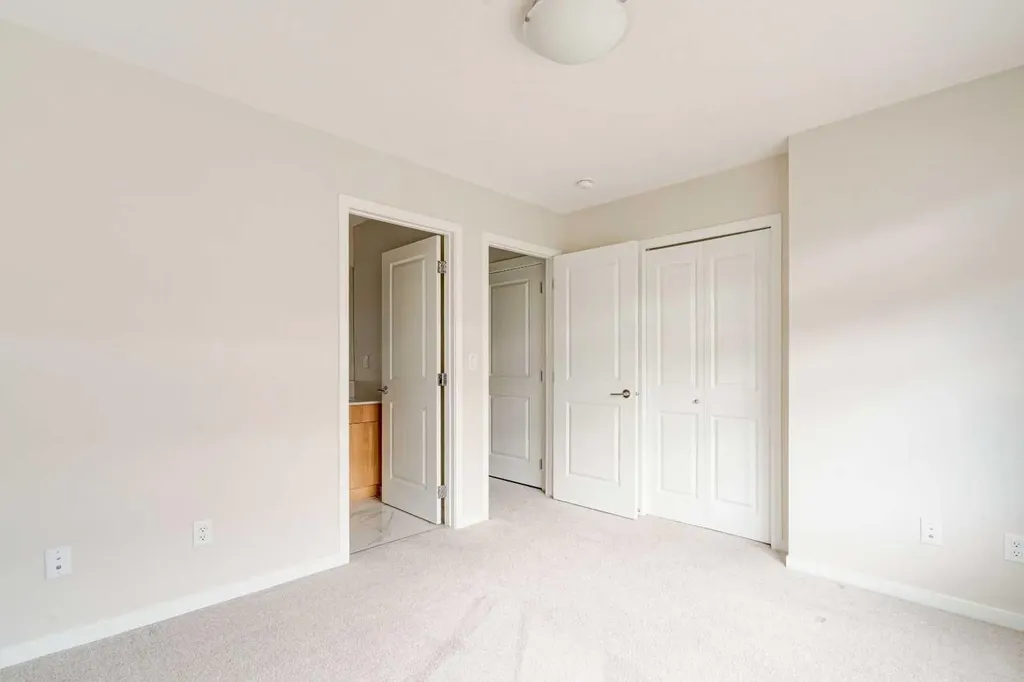 355 Nolancrest Heights NW Calgary AB T3R 0Z9