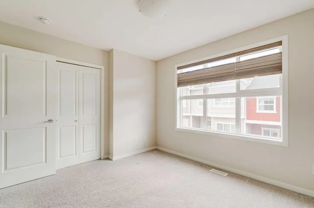 355 Nolancrest Heights NW Calgary AB T3R 0Z9