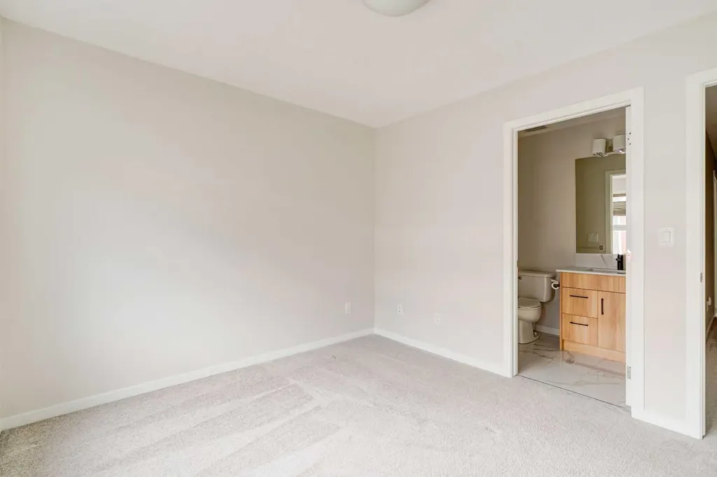 355 Nolancrest Heights NW Calgary AB T3R 0Z9