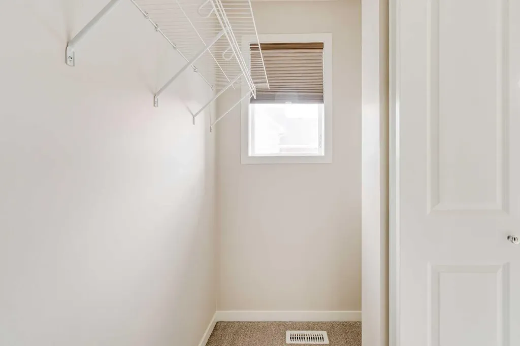 355 Nolancrest Heights NW Calgary AB T3R 0Z9