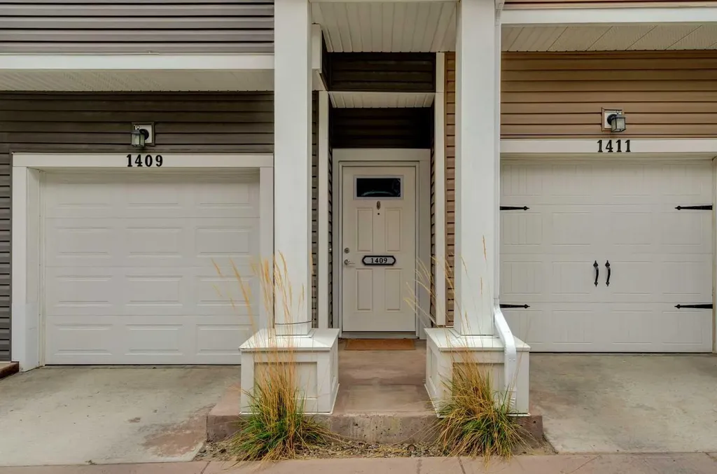 355 Nolancrest Heights NW Calgary AB T3R 0Z9