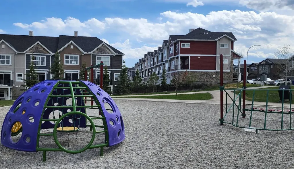 355 Nolancrest Heights NW Calgary AB T3R 0Z9