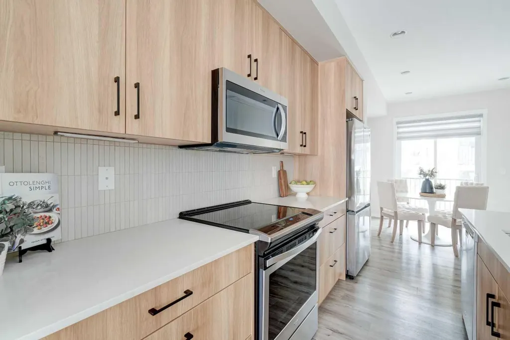 355 Nolancrest Heights NW Calgary AB T3R 0Z9
