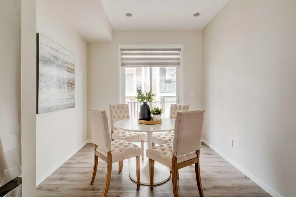 355 Nolancrest Heights NW Calgary AB T3R 0Z9