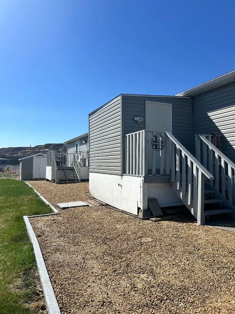 84 Greenwood Villa Drumheller AB T0J 0Y2