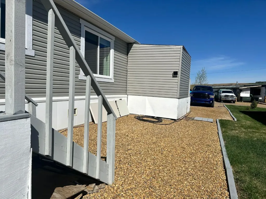 84 Greenwood Villa Drumheller AB T0J 0Y2