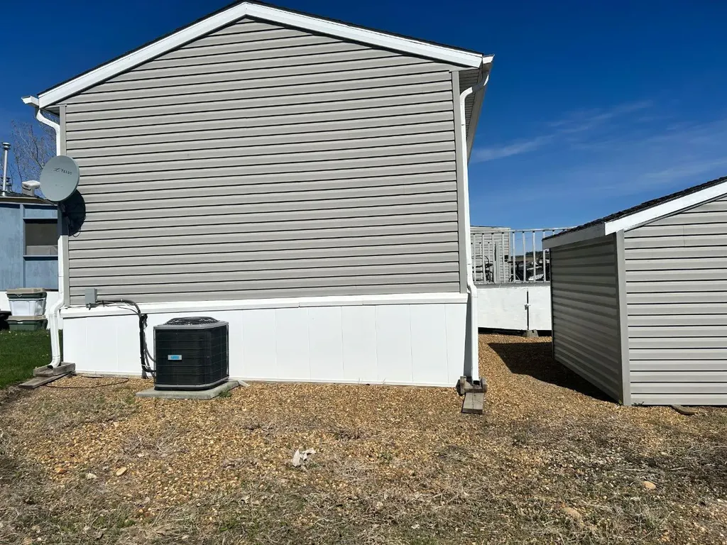 84 Greenwood Villa Drumheller AB T0J 0Y2