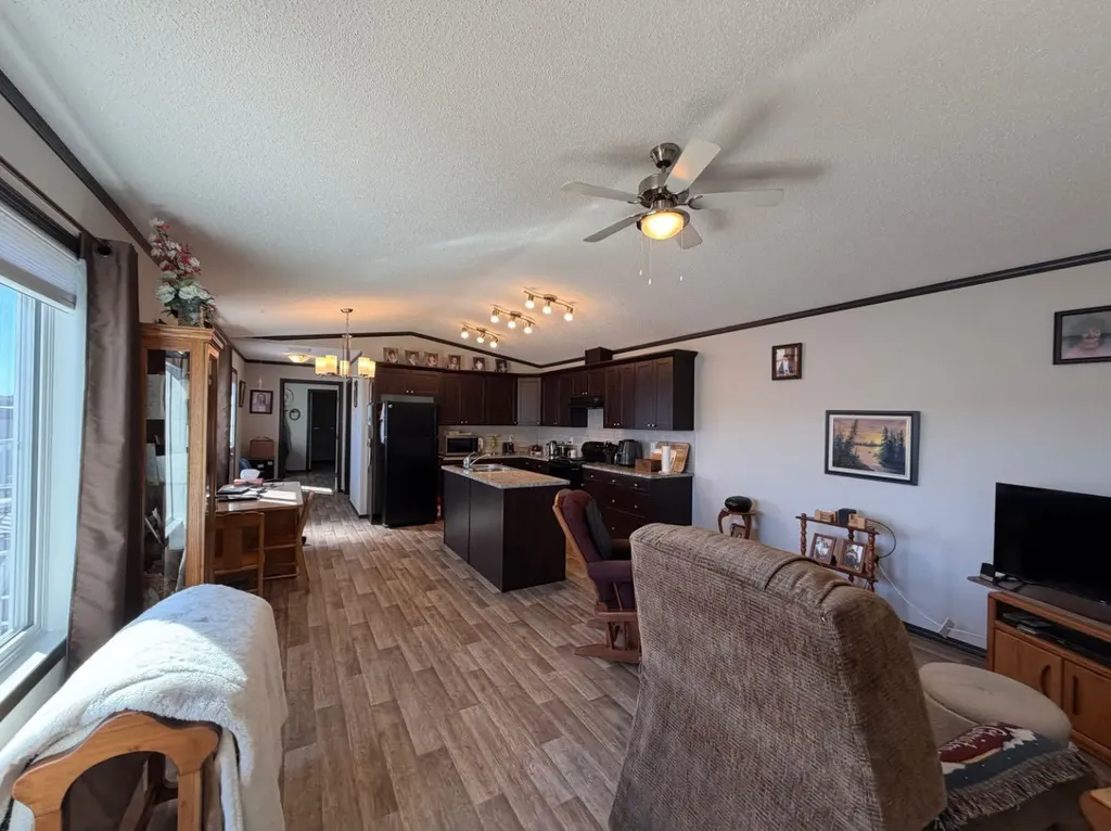 84 Greenwood Villa Drumheller AB T0J 0Y2
