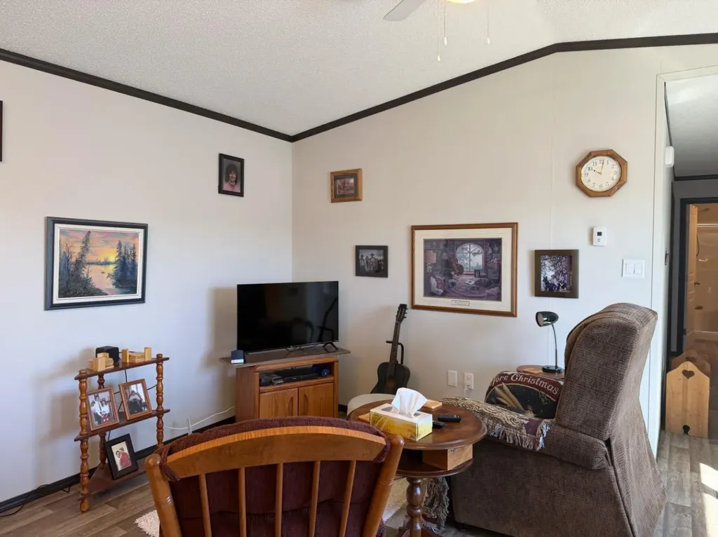 84 Greenwood Villa Drumheller AB T0J 0Y2