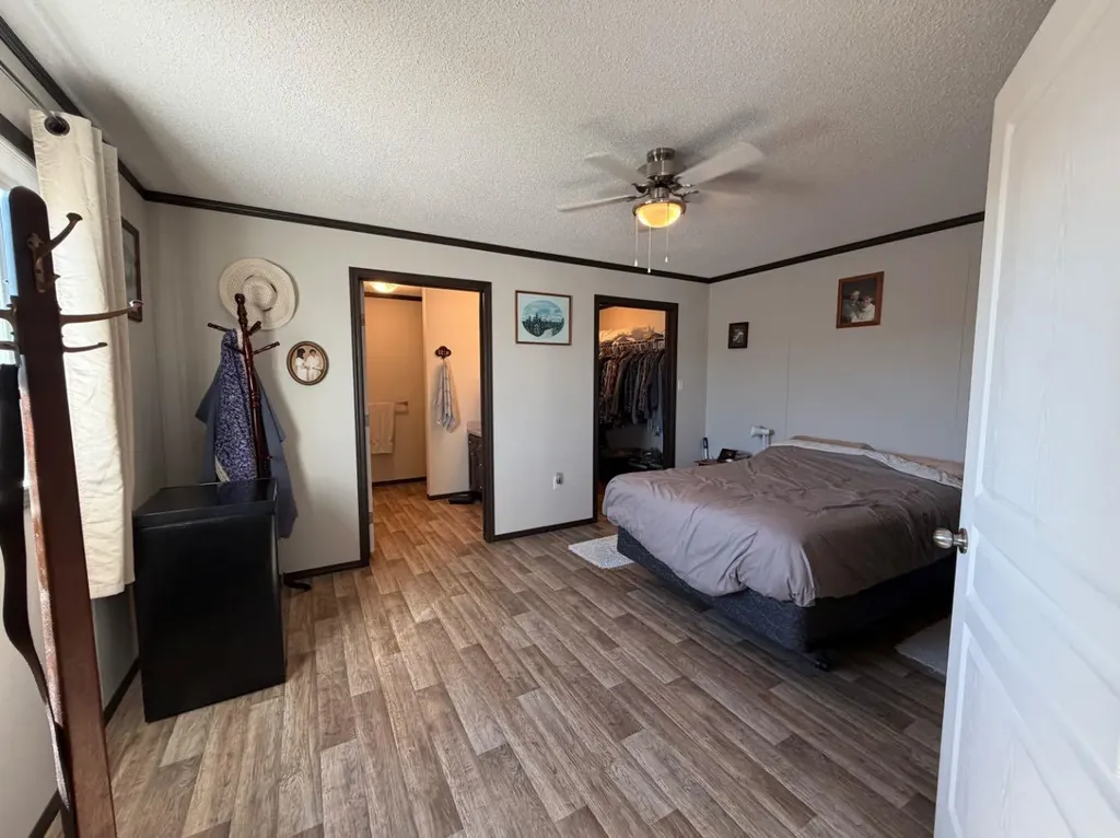 84 Greenwood Villa Drumheller AB T0J 0Y2
