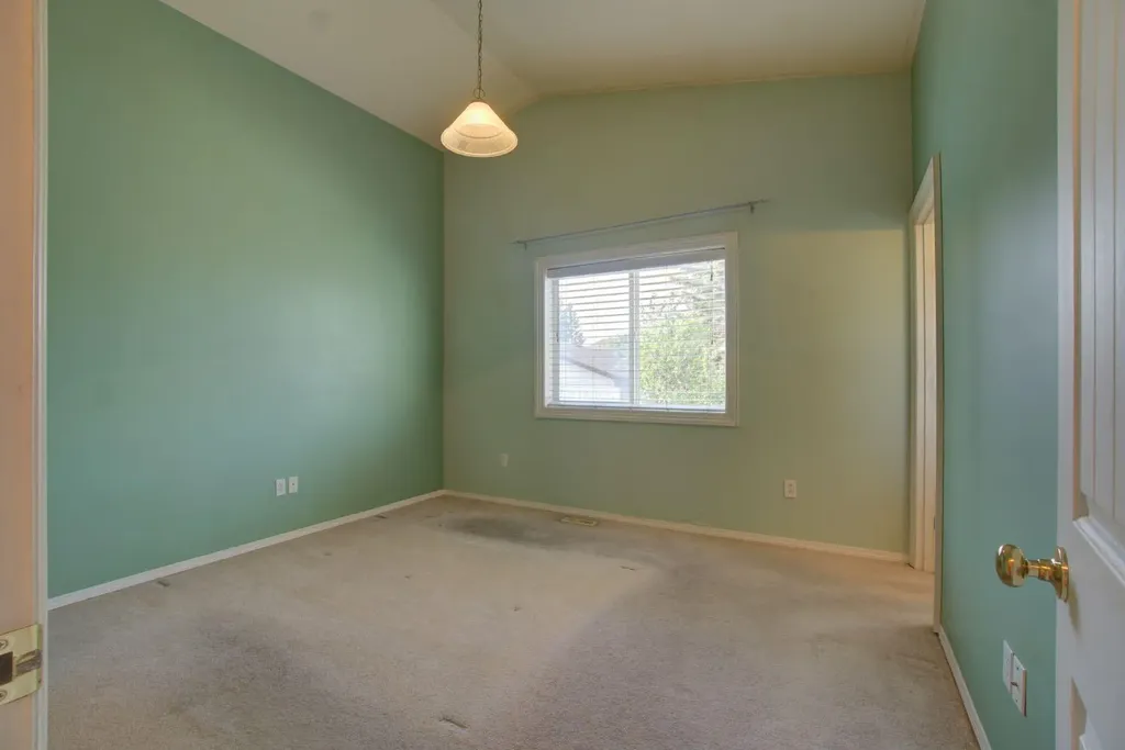 6 Tamarack Road Claresholm AB T0L 0T0