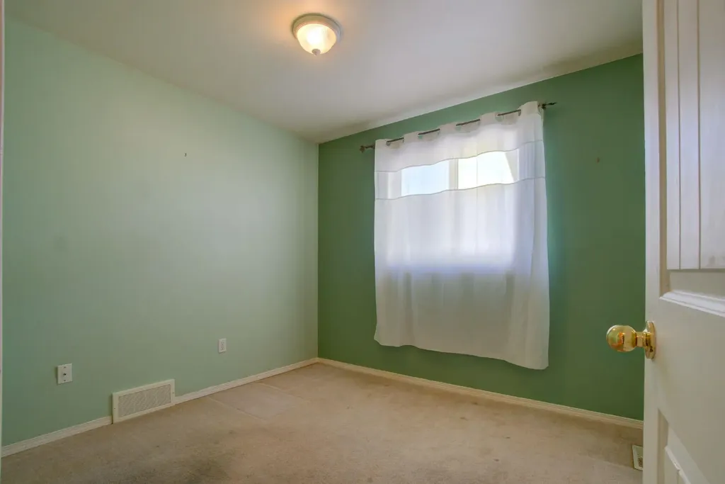 6 Tamarack Road Claresholm AB T0L 0T0