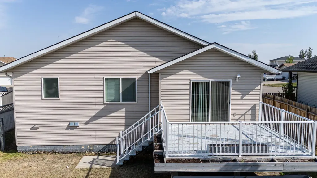 6 Tamarack Road Claresholm AB T0L 0T0