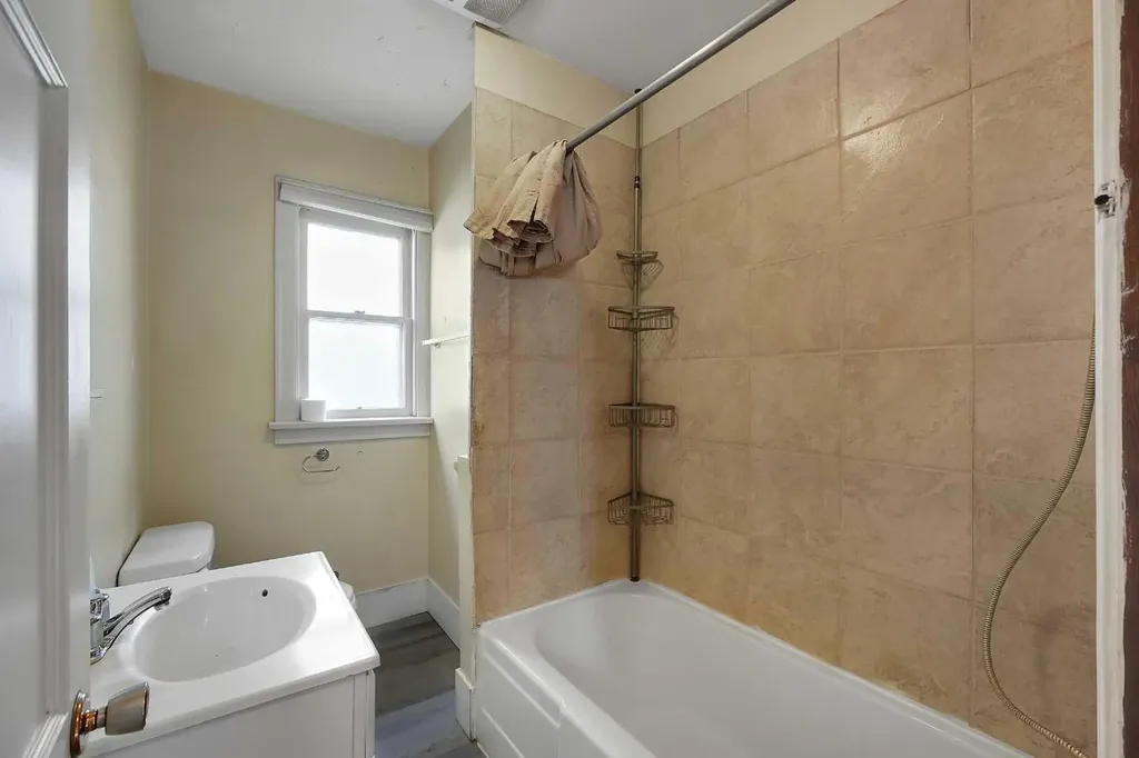 1507 1 Street NE Calgary AB T2E3B7