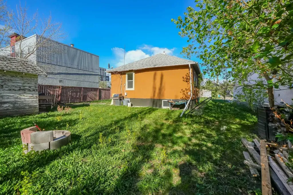 1507 1 Street NE Calgary AB T2E3B7