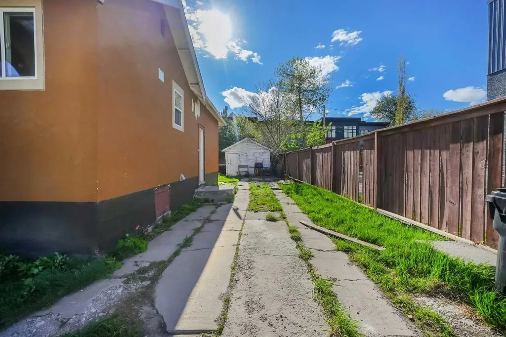 1507 1 Street NE Calgary AB T2E3B7