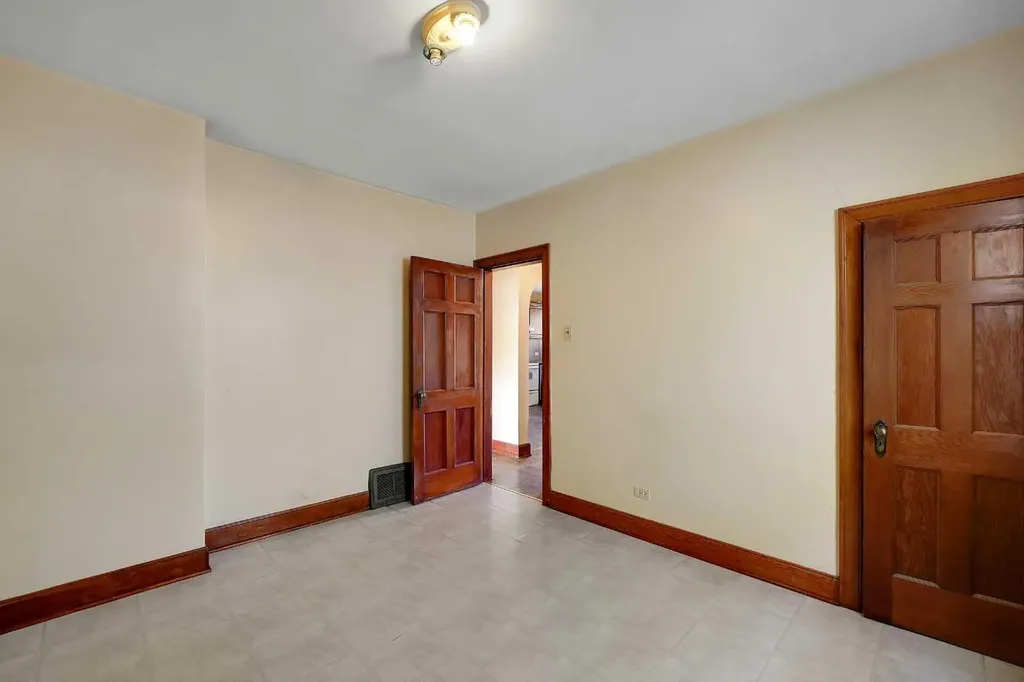 1507 1 Street NE Calgary AB T2E3B7