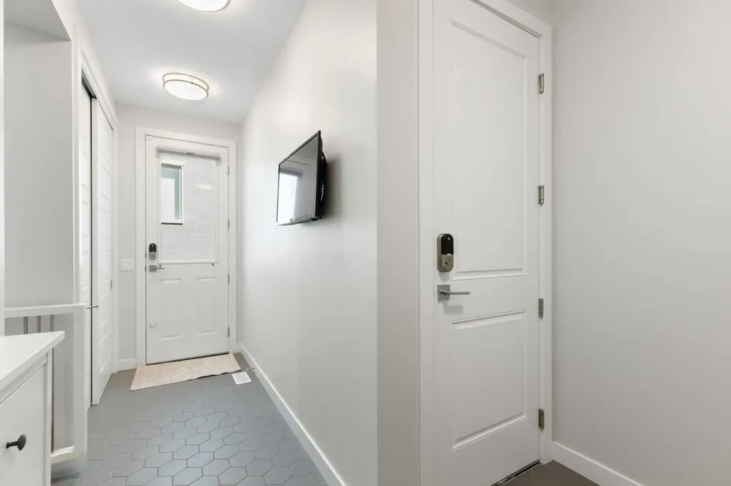 143 Marina Landing SE Calgary AB T3M 3J5