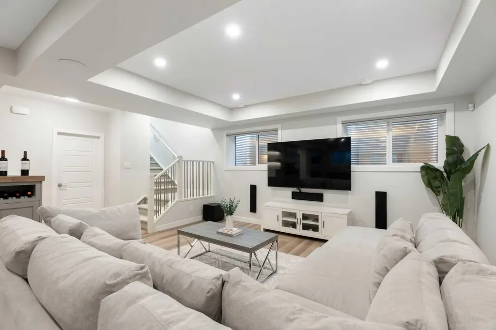 143 Marina Landing SE Calgary AB T3M 3J5